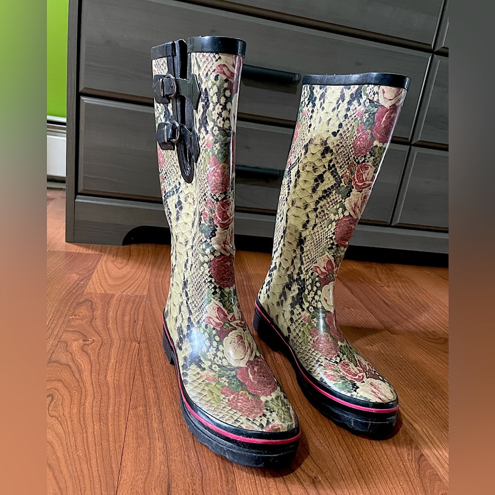 Rain boot